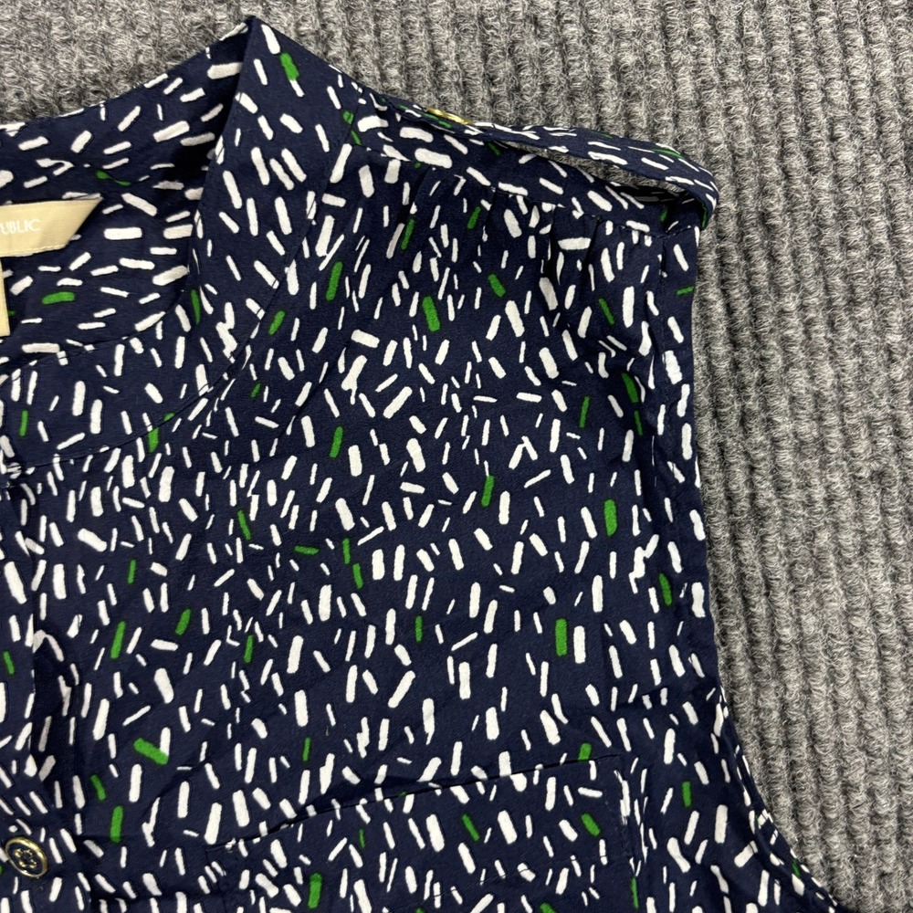 Banana Republic Sleeveless Blouse Womens Medium Navy Blue Dash Print Epaulettes - Picture 4 of 12